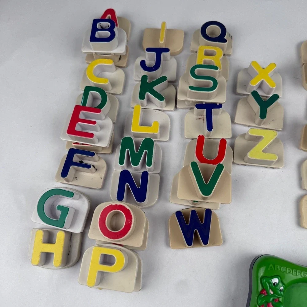 Leap Frog Fridge Phonics Magnetic Alphabet With Upper Lower ABCs TEST WORKS